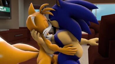 Sonic's Tail Gets Nailed By His Pal Mtymac