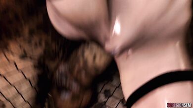 Sarah's Sexy Shakedown with the Alien Intruder