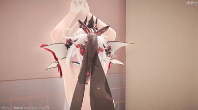 Insect Fuck Fest in the Bathroom with Honkai Impact and XMHY!