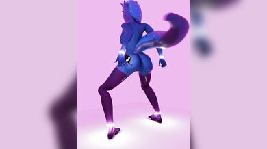 Luna's Sticky Situation: A Silent Sensation