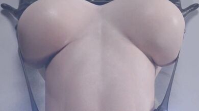 Gantz Suit Bouncer: Samu's Stretchy Mechanics in Action!