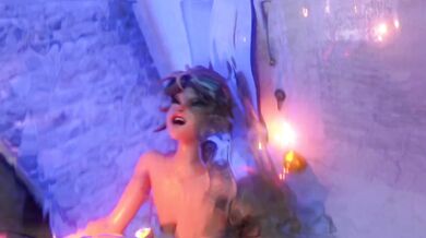 Sylvie's Wet and Naked in the Steamy Shower Room [LilyD3D]