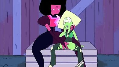 Pink Power: Garnet and Peridot Get It On!