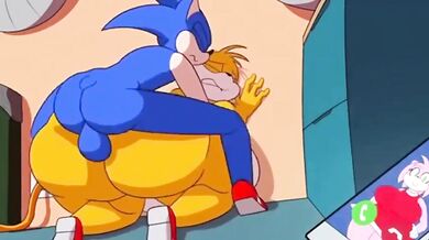 Sonic bangs Tails' ass