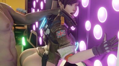 Sexy Tracer Gets Nailed Near Vending Machine