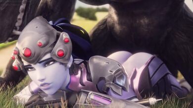 Werewolf takes advantage of grief-stricken Widowmaker in beastly fashion