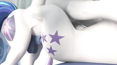 Glistening Rubber - Muff Diving