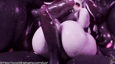 Beneath the sheets with Luna and her unconscious desires