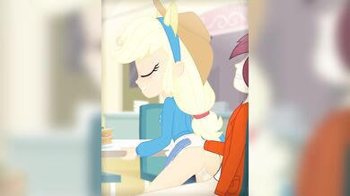 School Whore Applejack