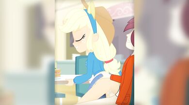 School Whore Applejack