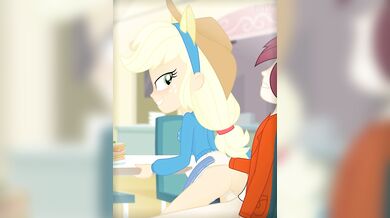School Whore Applejack