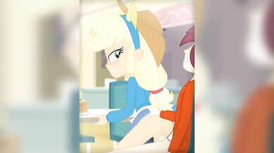 School Whore Applejack