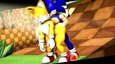 Tails Gets Nailed by Sonic