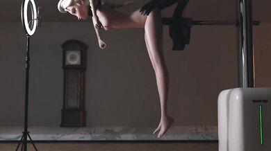 Frozen Elsa Gets Hardcore with the Sexy Nero 100 Machine