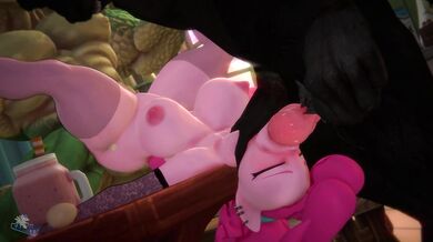Slutty Pinkie's Horny Lunch Break
