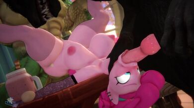 Slutty Pinkie's Horny Lunch Break