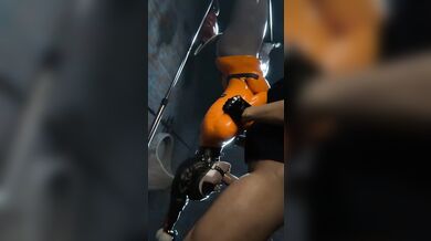 Harley Quinn gets her throat fucked by Poison Ivy at the Asylum in this hentai porn video!