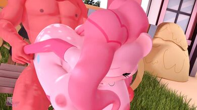 Pinkie Pie's Hooves are for More Than Just Art in 'Bonk Bonk'