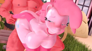Pinkie Pie's Hooves are for More Than Just Art in 'Bonk Bonk'