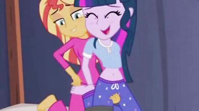 Sunset Shimmer dominates Twilight Sparkles in 'Mistress' bondage fantasy