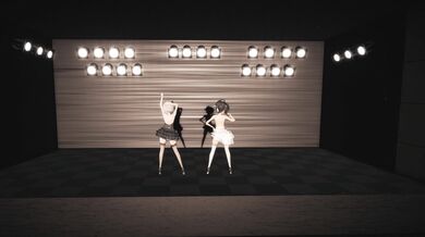 Sexy Dancer Shakes Her Ass in Sensual Lap Dance