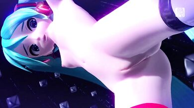 Nude Miku Shakes Her Tail Feathers in 'Teo's'