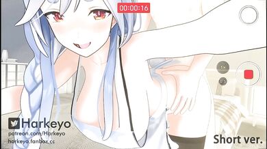 PekoMama's Dirty Doggy Selfie Caper