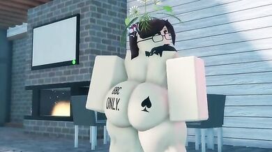 Big Boobs and Ass Displayed by Roblox Babe