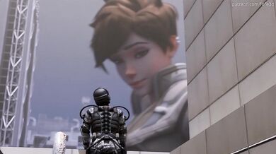 Massive Female Tracer Ravages Metropolis in Anime Fashion