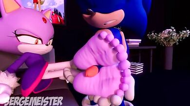 Sonic pounding Blaze's toes