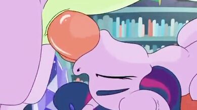 Twlight Sparkle Goes Deepthroat