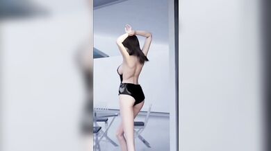 Ideal Physique: A Tale of Lustful Desires