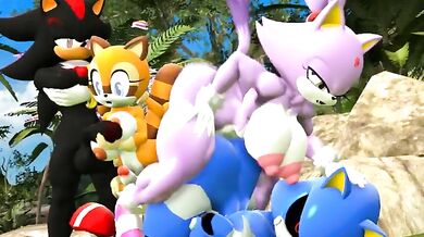 Mommy Metal Sonic goes Hentai with Blaze the Cat!