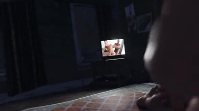 Watching porn while busy at work, can be a turn on for many people