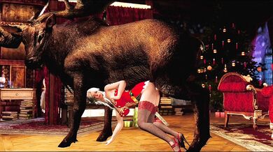 Rudolphs Red-Nosed Reunion: Mrs Claus Gets a Reindeer Romance!
