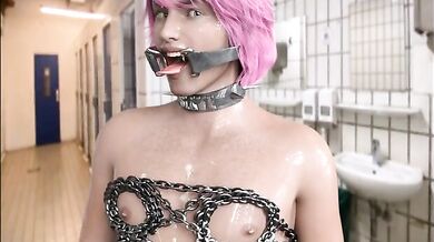 Bondage Twinks: Chained ROGER