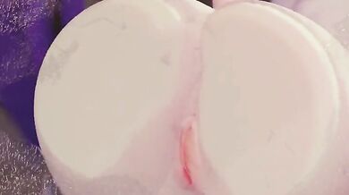 Sexy Unicorn Fucks Huge Glass Dildo [melvelvin]