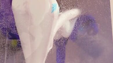 Sexy Unicorn Fucks Huge Glass Dildo [melvelvin]