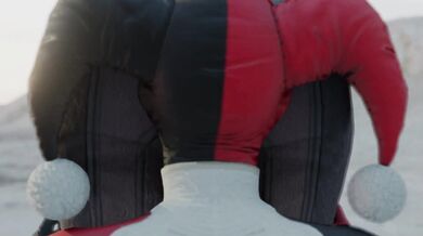 [Fart Alert] Talia al Ghul vs Harley Quinn Is there anything else you need help with?(UNOFFICIAL) Farts. Re-edited only for fun.Is there anything else you need help with?